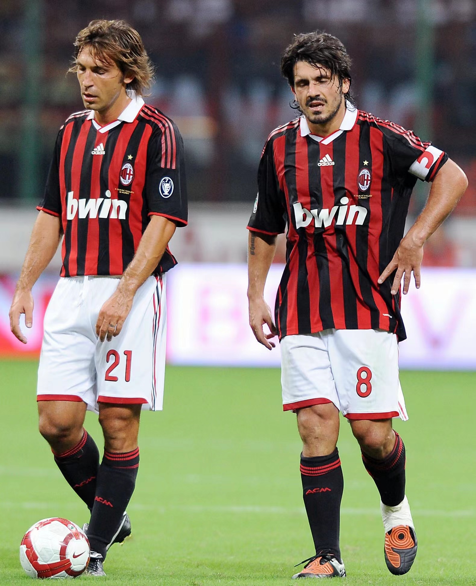 镜报：因凡蒂诺承诺，将对足球相关网暴采取严格行动（镜报：因凡蒂诺誓言严厉打击足坛网络暴力）