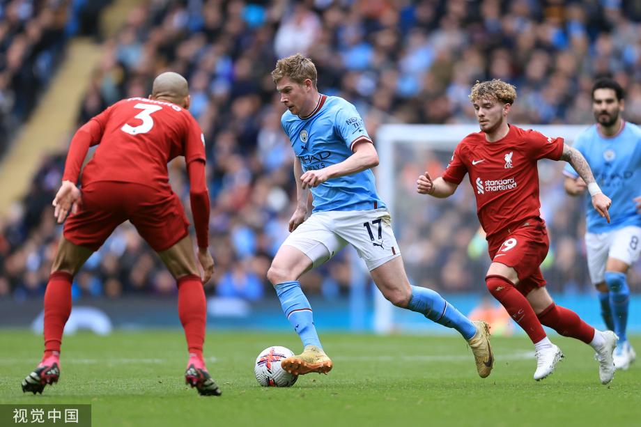 判决书：原天津泰达球员白某峰因受贿判有期徒刑一年，缓刑一年（法院判决：前天津泰达球员白某峰因受贿获刑一年，缓刑一年）