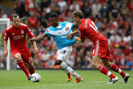 欧联替补出场，范佩西儿子沙奎尔在父亲手下完成费耶诺德首秀（欧联赛场替补亮相，沙奎尔在父亲范佩西麾下上演费耶诺德处子秀）