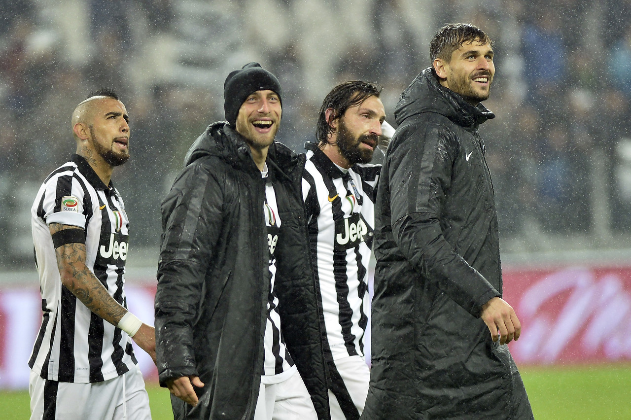 NBA交易市场动态：湖人完成外援引进,（NBA交易快讯：湖人完成外援签约）