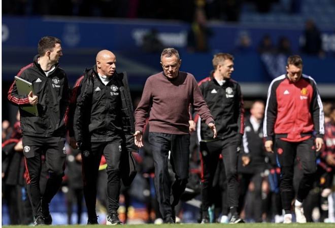 半场战报：罗马0-1那不勒斯，内雷斯反击单刀破门（半场快讯：那不勒斯1-0领先罗马，内雷斯反击单刀建功）