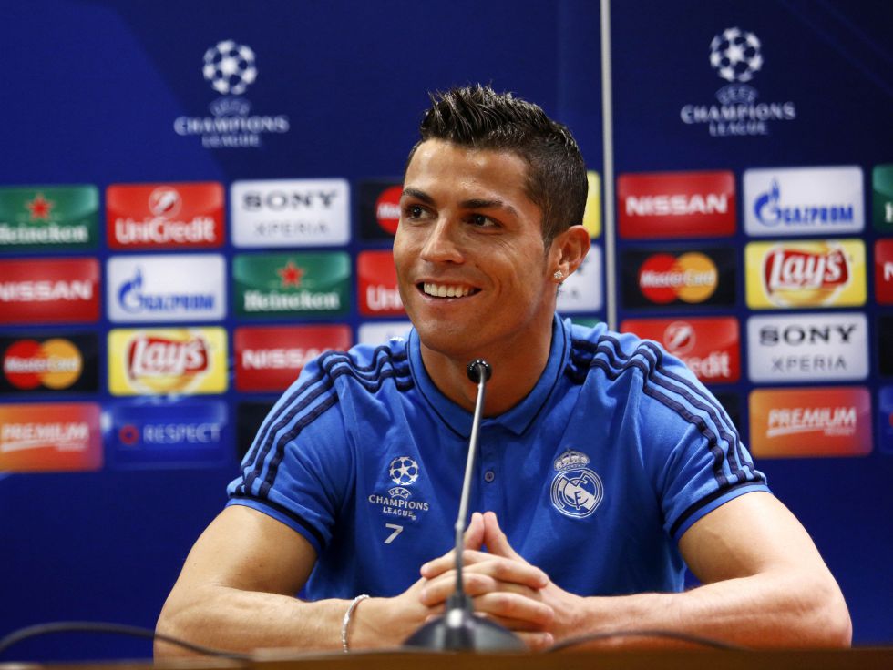 队长亲自上！拜仁“安排”凯恩说服格伊转会，国家队领导力是根本（拜仁推动格伊转会：凯恩亲自出马游说，国家队领袖气质成关键）