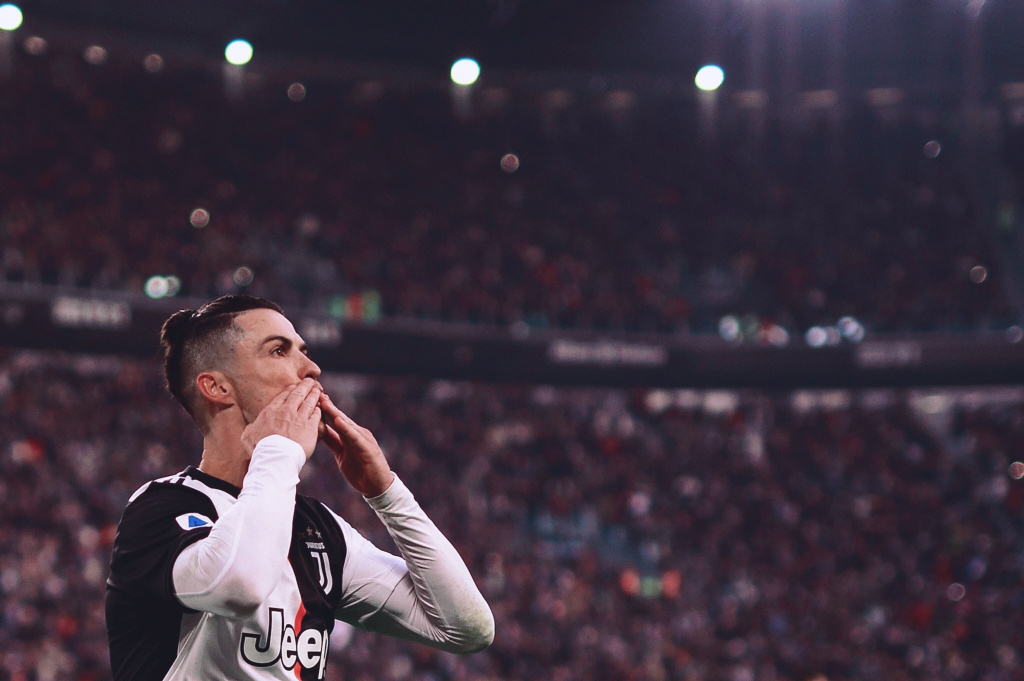 周定洋赛后采访中谈到续约时声音哽咽：我将球队视作我的生命（周定洋赛后谈续约时哽咽：我把球队当作生命）